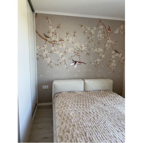 Уютная спальня с атмосферой природы