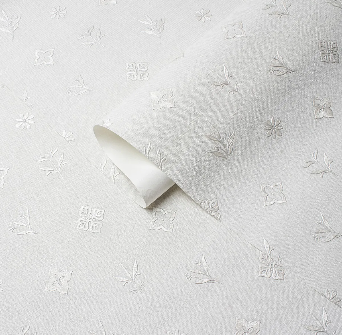 Обои Victoria Stenova MONOGRAMMA 589251 виниловые на флизелине горячего тиснения (белый) (1,06x10,05м)